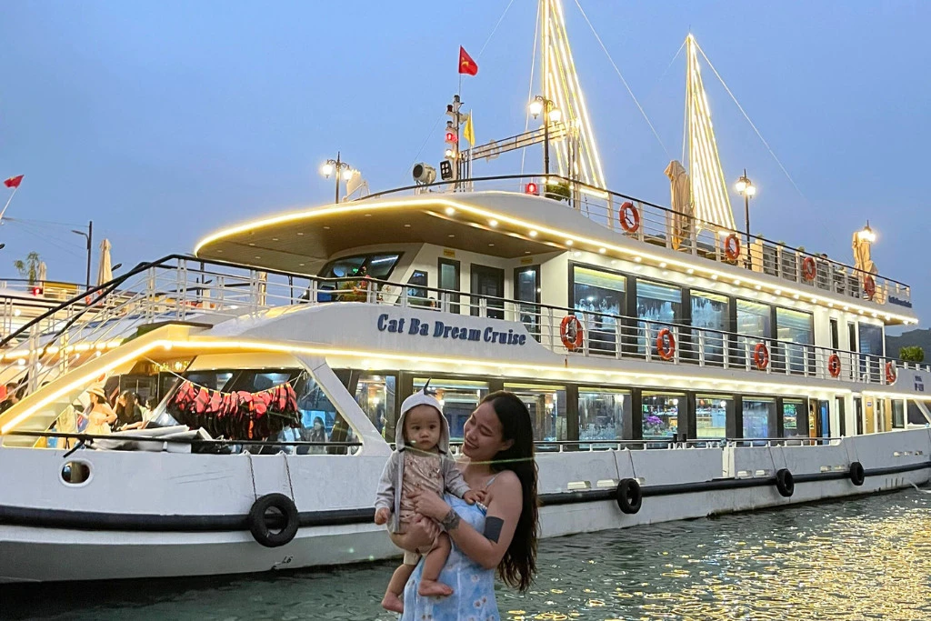 Booking Cát Bà - Đơn vị uy tín chuyên đặt tour trọn gói du thuyền Cát Bà